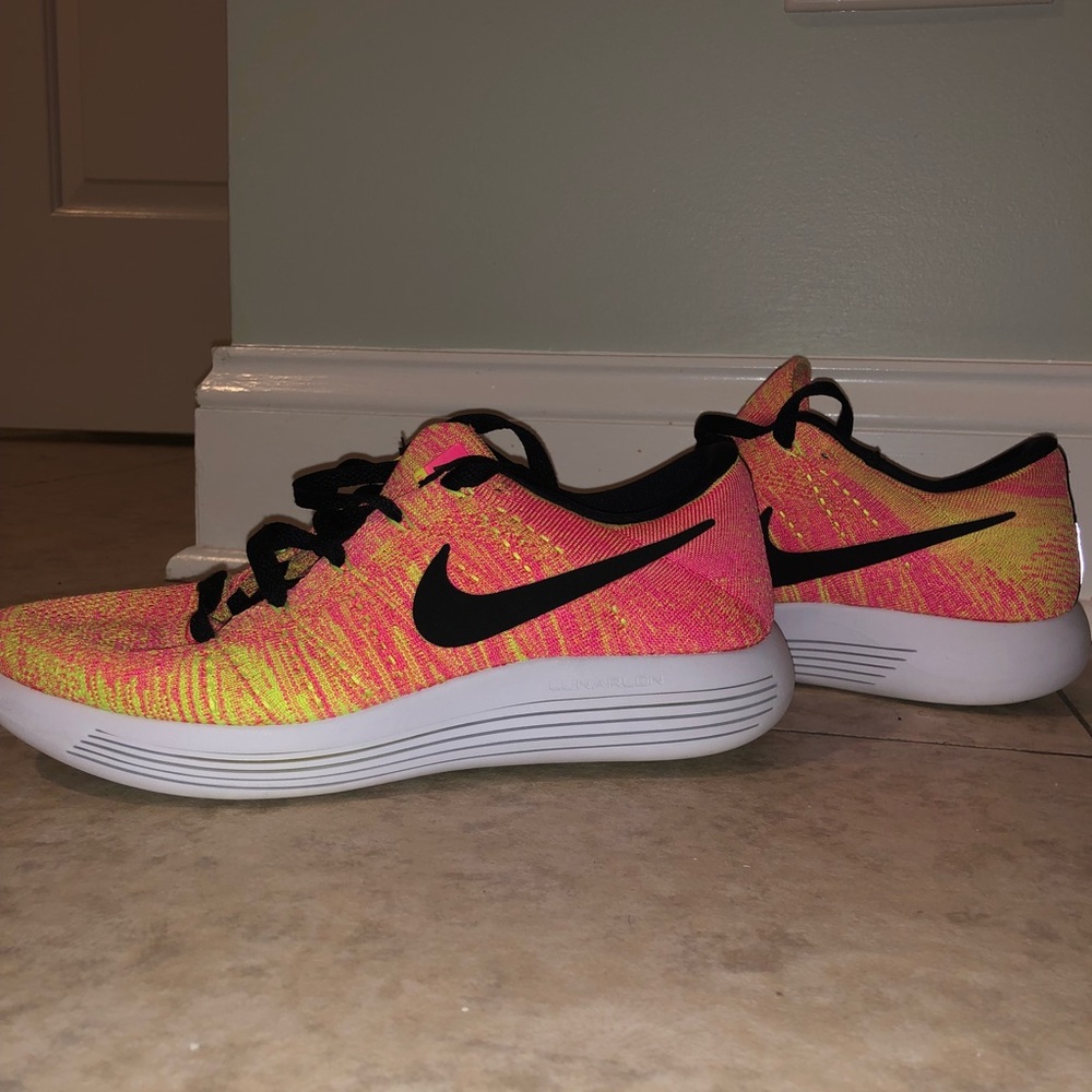 Nike shoes size 9